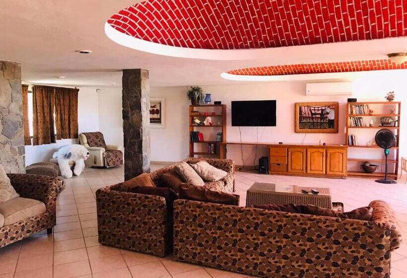 تختخواب و صبحانه La Casa Grande