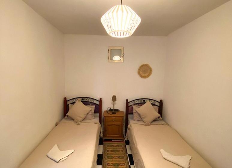 تختخواب و صبحانه Line Up Surf Morocco