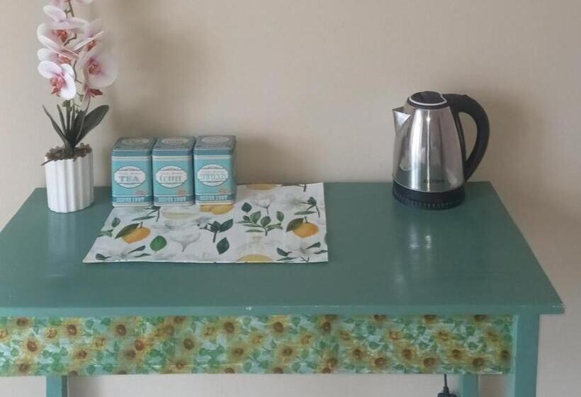 Bed and Breakfast The Secret Garden