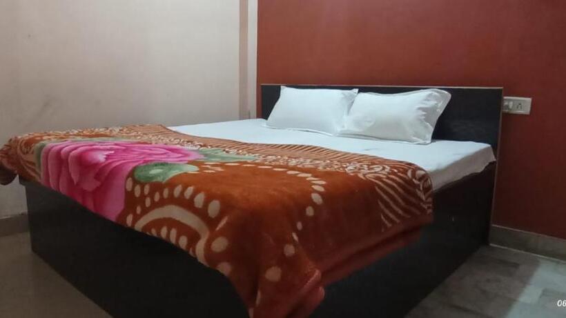 هتل Aerosky Room Varanasi