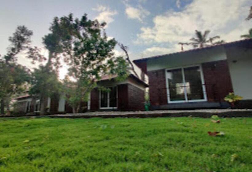 هتل Alive Beach Resort,maral
