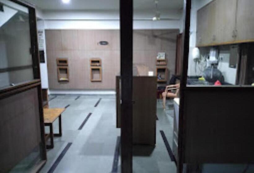 Hotel Devarshi, Maheshwar