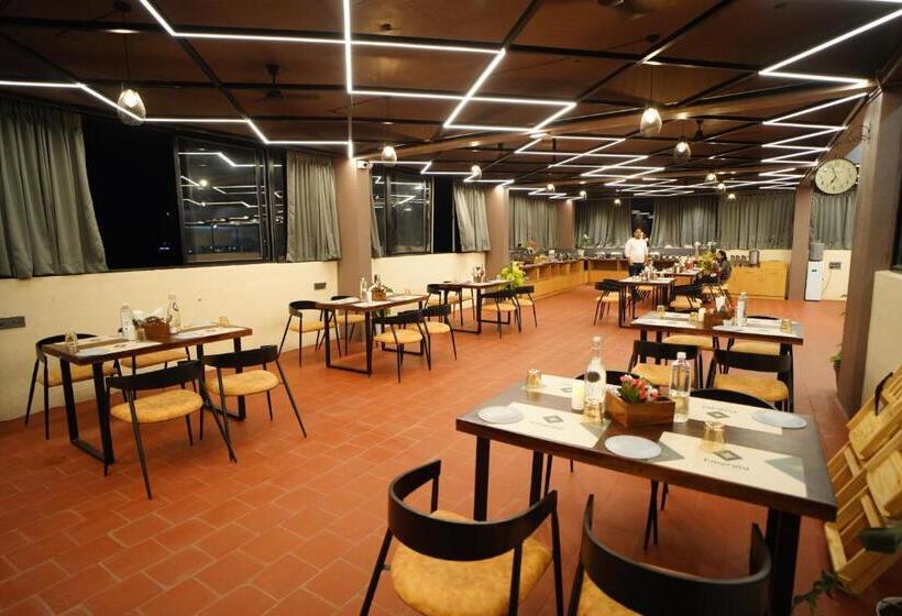 هتل Emerald Urban Comforts