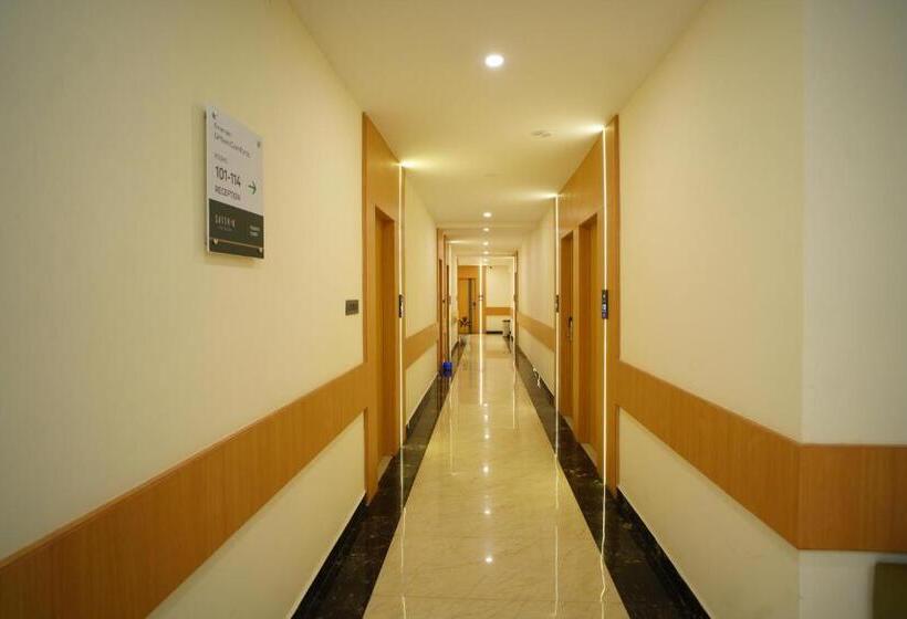 هتل Emerald Urban Comforts