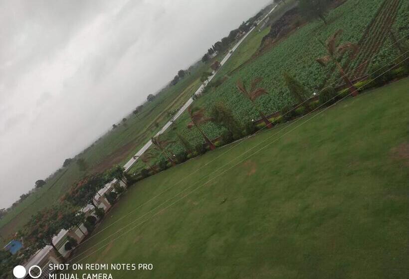 בית מלון כפרי Four Seasons Resort Ajanta