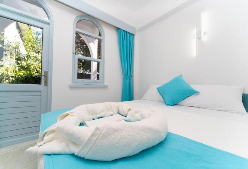 هتل Kemer Royal Beach