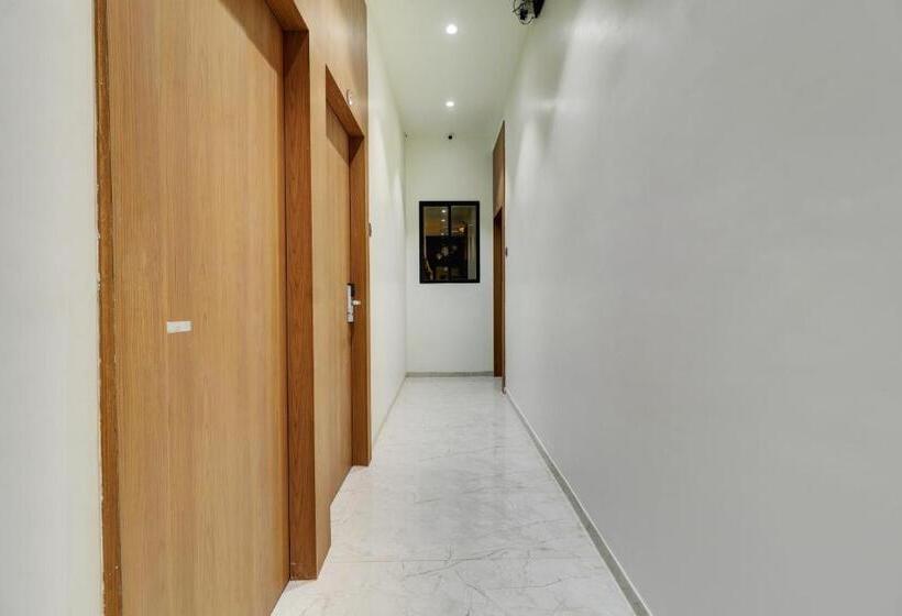 هتل Radhe Residency