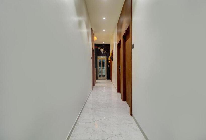 هتل Radhe Residency