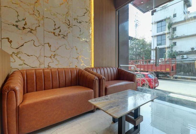 هتل Radhe Residency