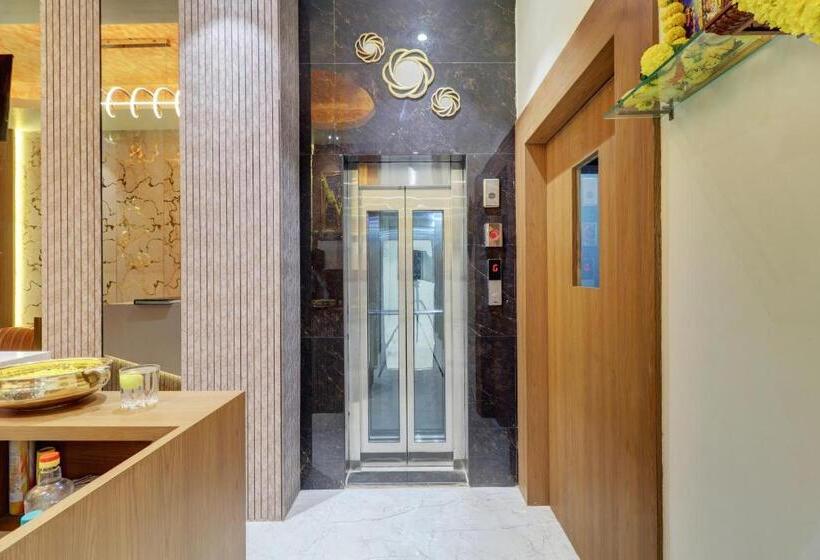 هتل Radhe Residency
