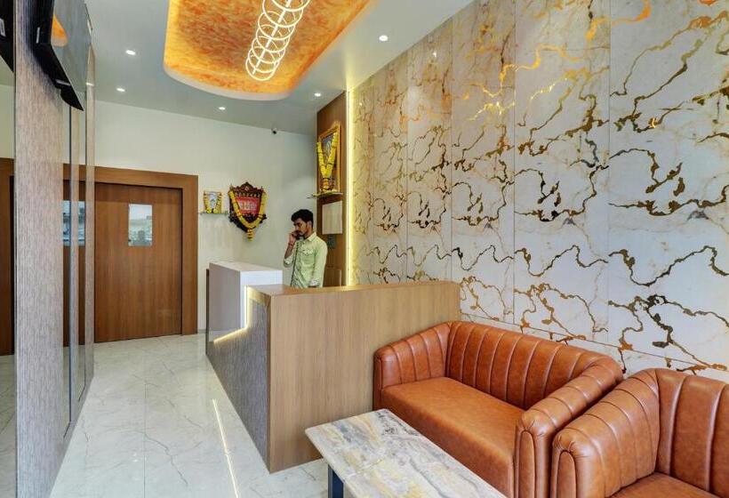 هتل Radhe Residency