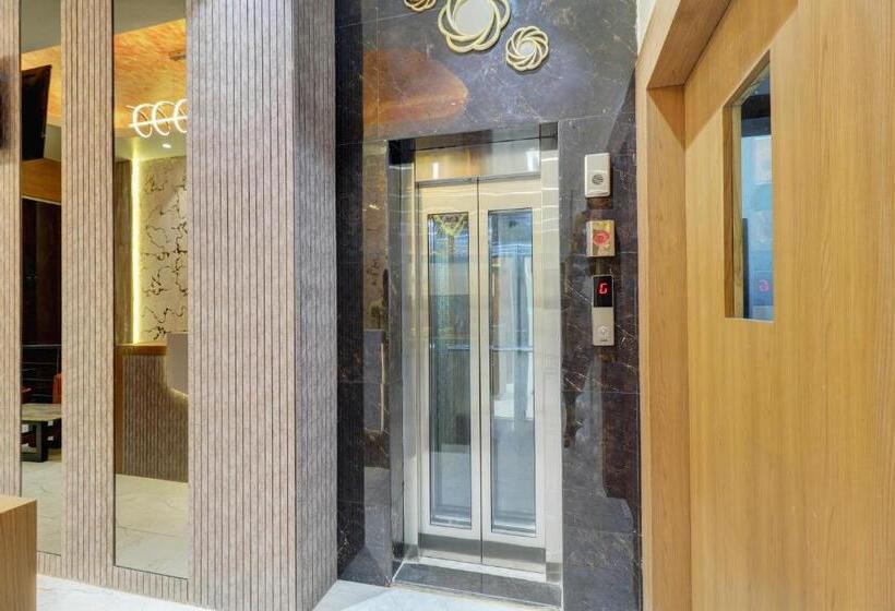 هتل Radhe Residency
