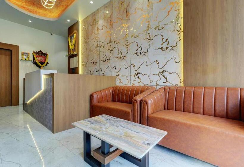 هتل Radhe Residency