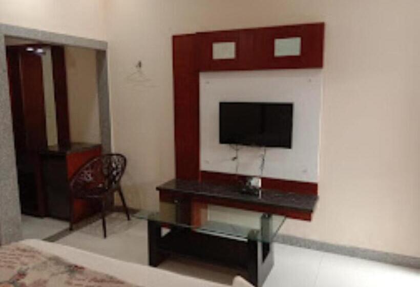 酒店 Tanya Palace,datia
