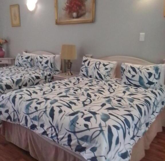 Пансион Fawn Castle Guesthouse