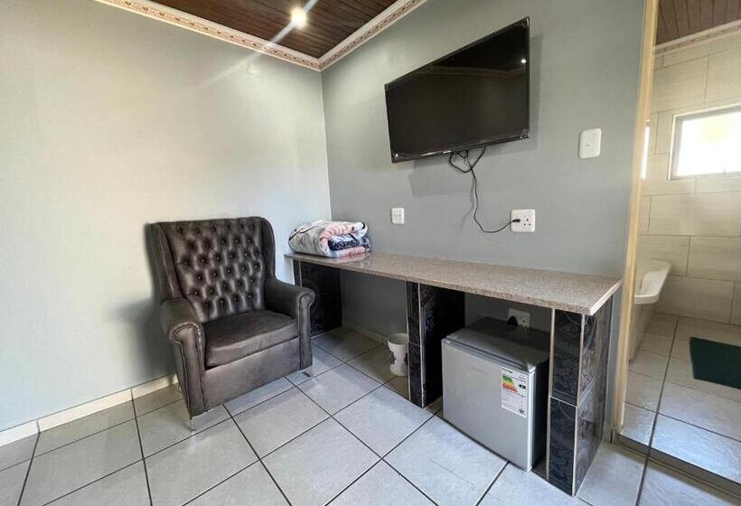 Pension Nest And Rest Guest House, Springs the best offers with Destinia