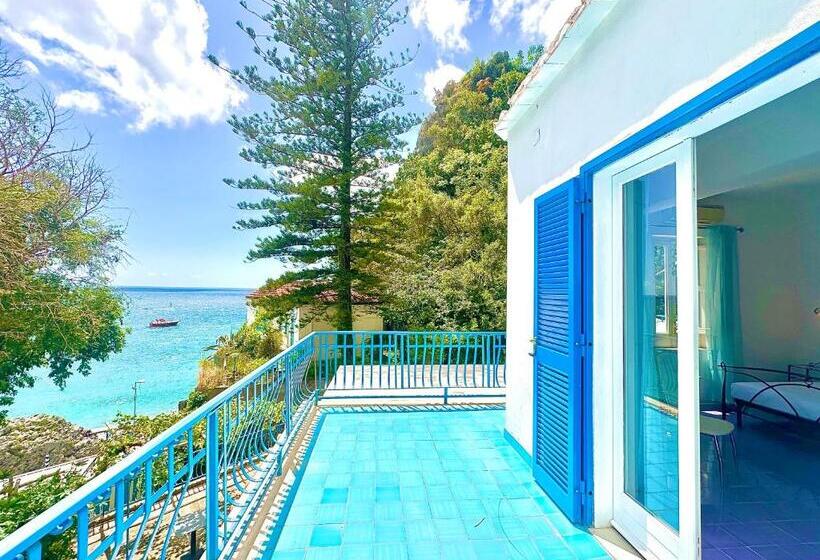 پانسیون Rada Azzurra