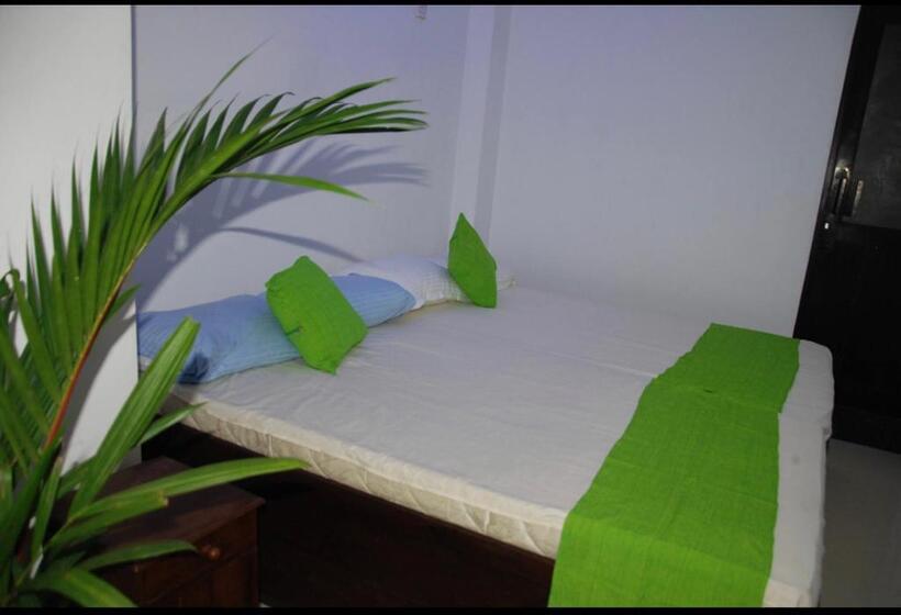 پانسیون Surf Lodge
