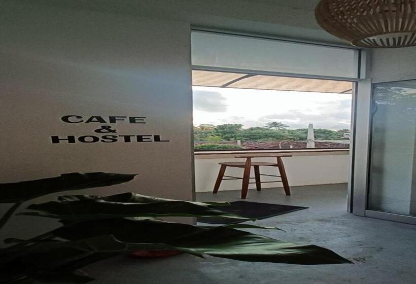 هاستل Yasis Surf Lodge