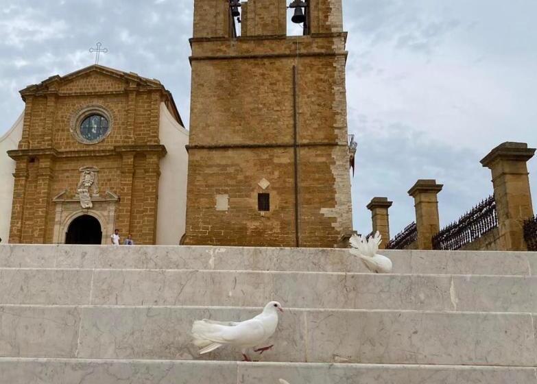 تختخواب و صبحانه Persefone Luxury Suite