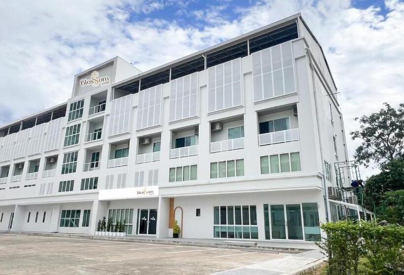 هتل โรงแรมบลอสซั่ม เพชรบูรณ์ Blossom