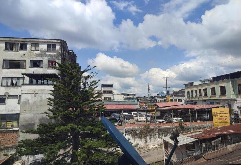 هتل Habitaciones Con 1 Cama Y Baño Privado