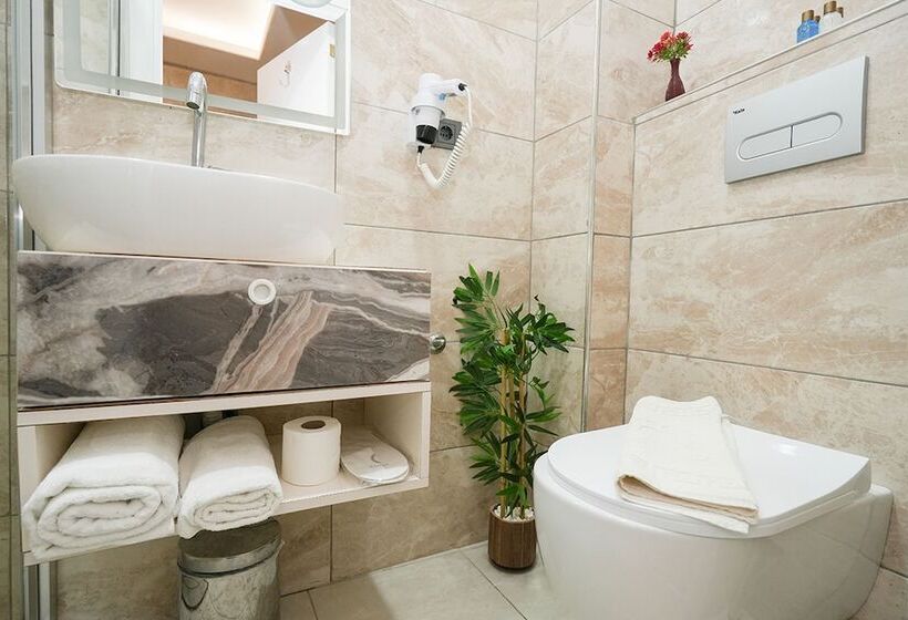 هتل Luxury Medea Taksim
