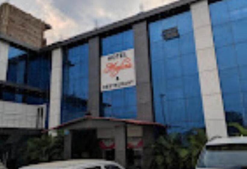 ホテル Meghna And Restaurant,padhar Buzurg