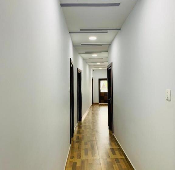 هتل Staymaker Juju Residency