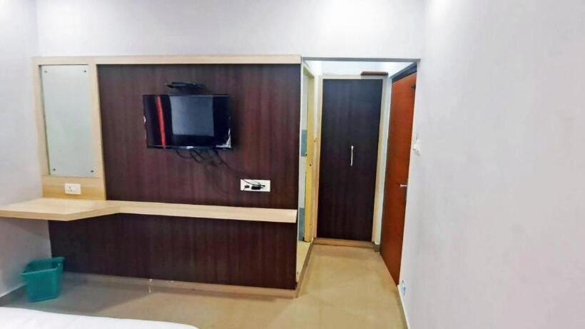 هتل Staymaker Juju Residency