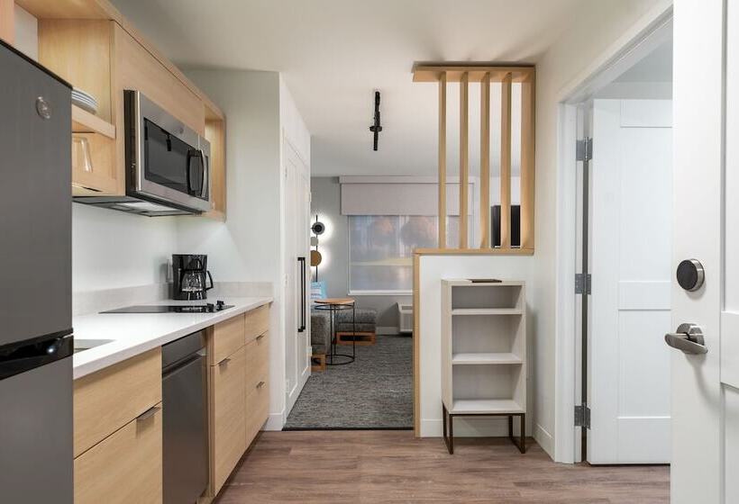 هتل Towneplace Suites By Marriott Wentzville