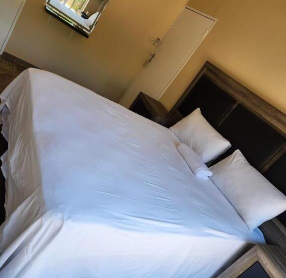فندق Wampex Guest House Rustenburg