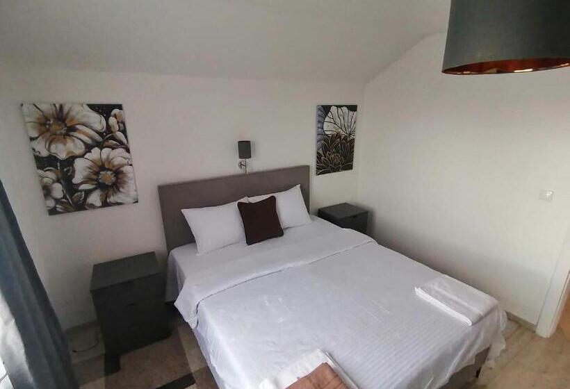 پانسیون Apartmani Lane 1