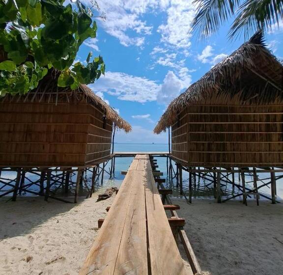 پانسیون Coco Huts Guest House