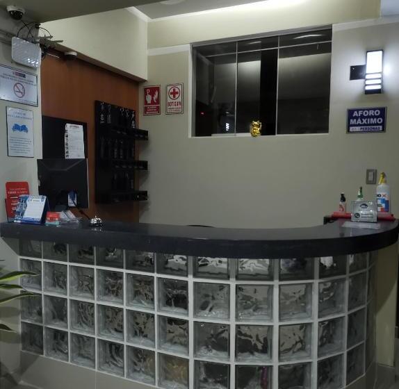 پانسیون Hostal El Reflejante