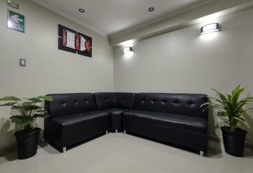 پانسیون Hostal El Reflejante