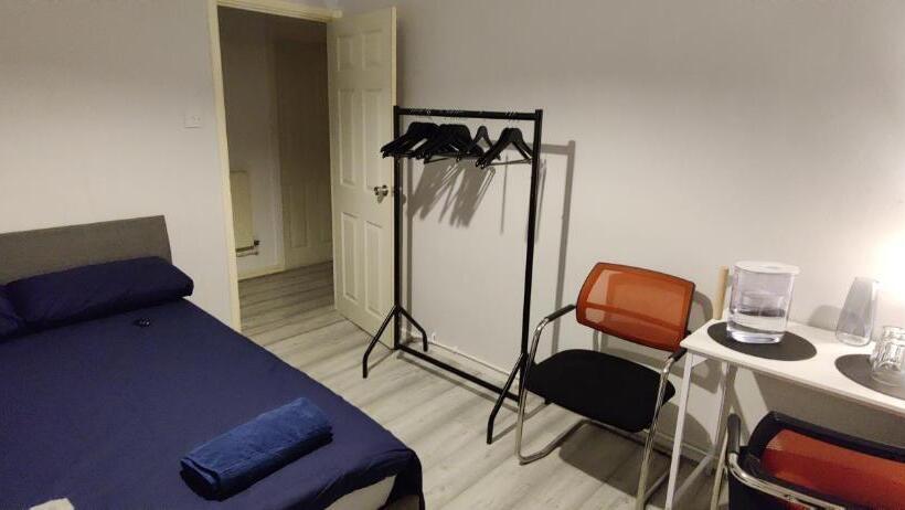 پانسیون London City Airport   Rooms