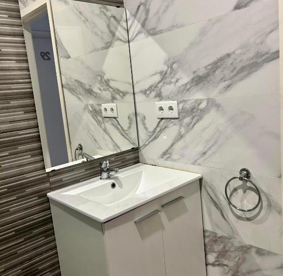 پانسیون Moreira Family