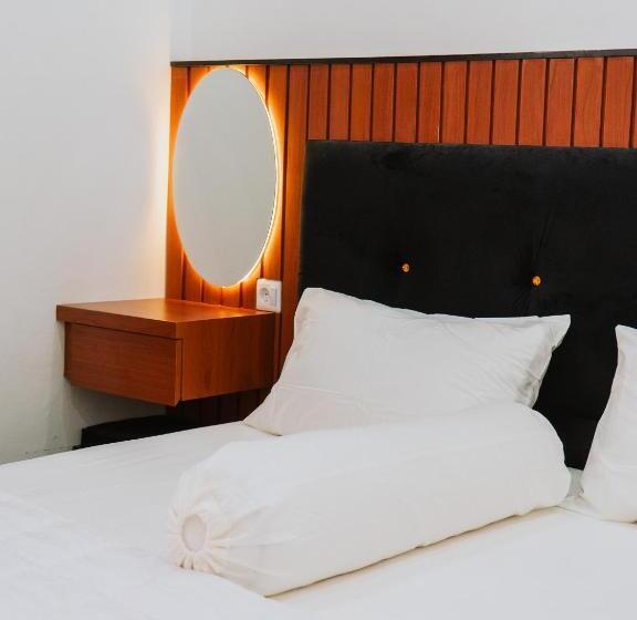 پانسیون Nginapdipadang, Parkit House, Near Universitas Negeri Padang, 10mins Padang Beach