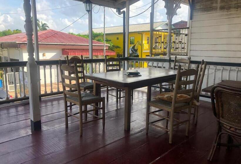 پانسیون Pied A Terre