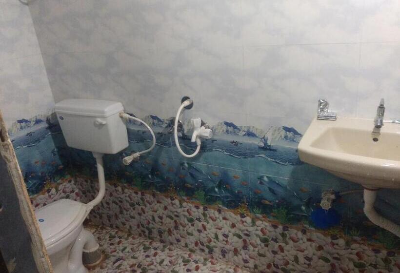 Пансион Tavsalkar Home Stay