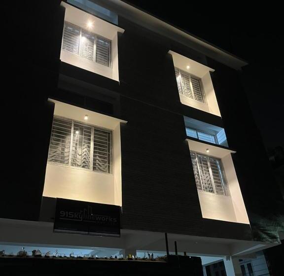 پانسیون Urban Suites Silpukhuri