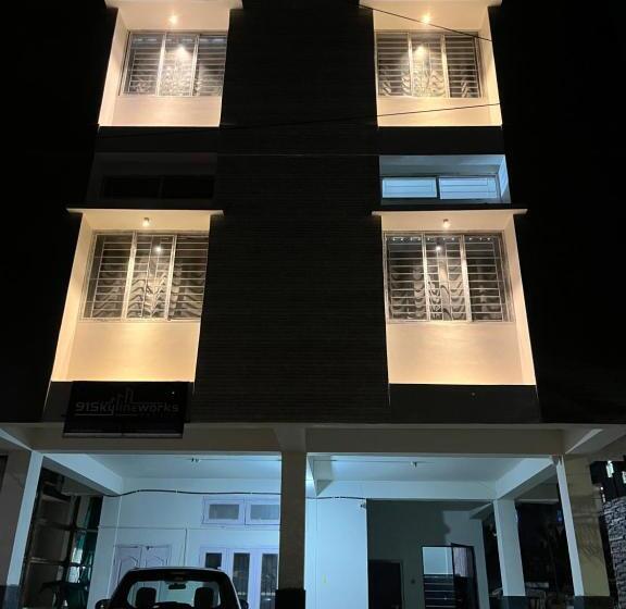 پانسیون Urban Suites Silpukhuri