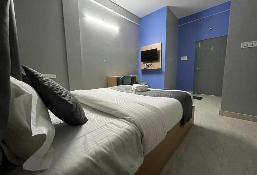 پانسیون Urban Suites Silpukhuri