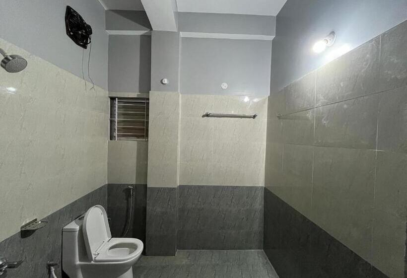 پانسیون Urban Suites Silpukhuri