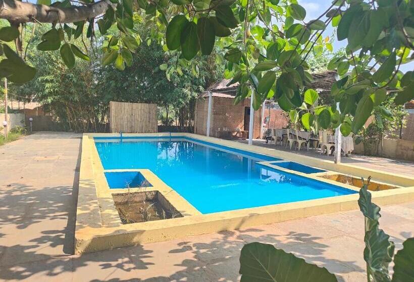 استراحتگاه Rusta Wellness And Retreat Center