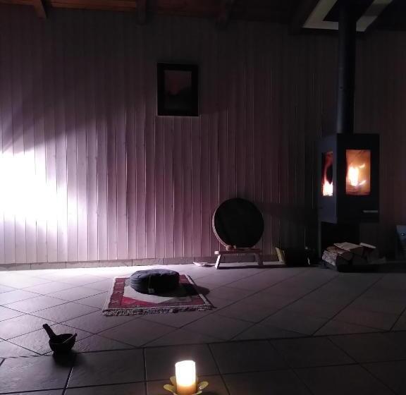 مبيت وإفطار Au Soin De La Vie