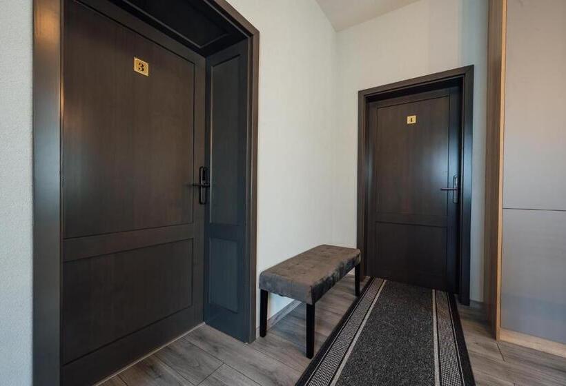 تختخواب و صبحانه Gerab Resort