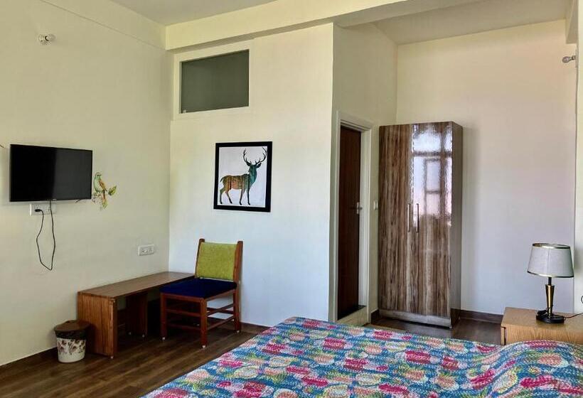 ベッドアンドブレックファースト Himalayan View