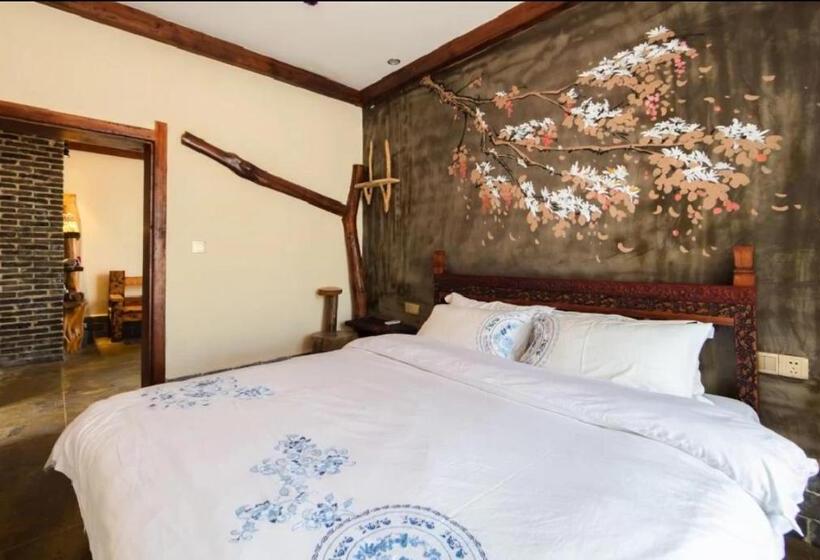 فندق Butterfly Flowers Inn  One Way Free Pick Up From Airport Over 2 Nights